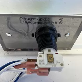 5-212 ALARM CONTROLS Request Exit Station Push #3