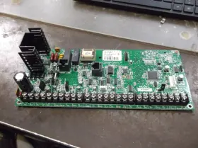 XT30DN DIGITAL MONITORING PRODUCTS Alarm Control Circuit