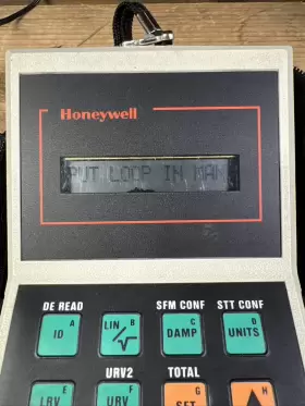 STS102-001-00006-12 HONEYWELL Smart Field Communicator #2