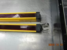 MS4800S-20-0920-X OMRON Safety Light Curtain Receiver #3