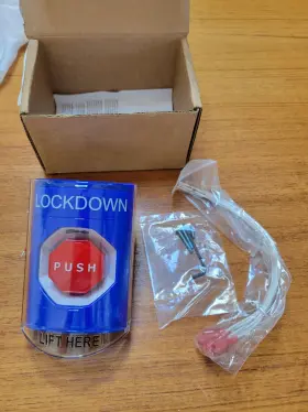 SS2425LD-EN STI Lockdown Stopper Station Momentary Shield