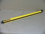 Banner Mini Screen Light Curtain Emitter Mse3224y Used. Fixed Price $249.99.