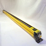 Banner Sge3-533q3 Ez Screen 3 Beam Light Curtain Emitter. Fixed Price $799.90.
